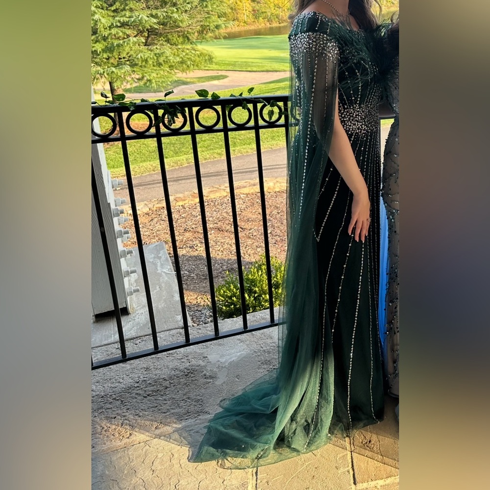 Modest Emerald Green Fitted Gown